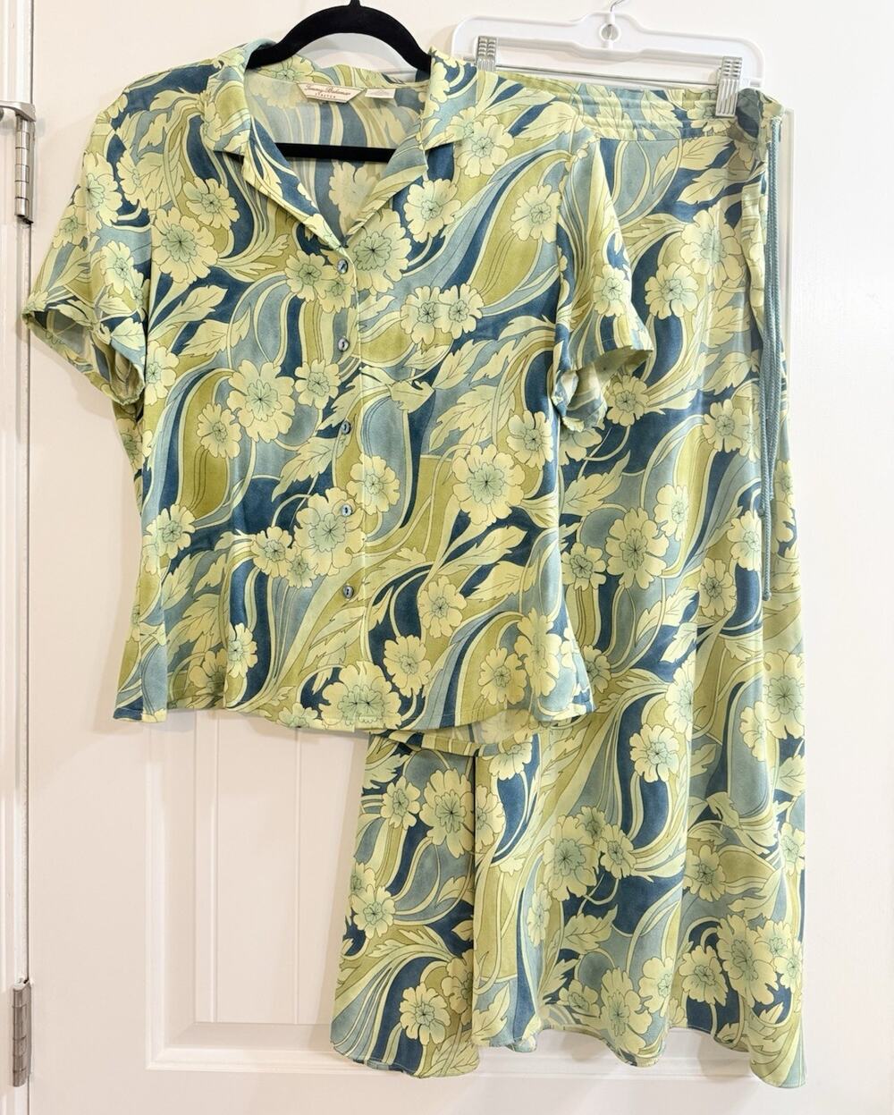 Tommy Bahama 2pc Silk/Spandex Floral Blouse & Skirt Set Blue Green Sz 8-10